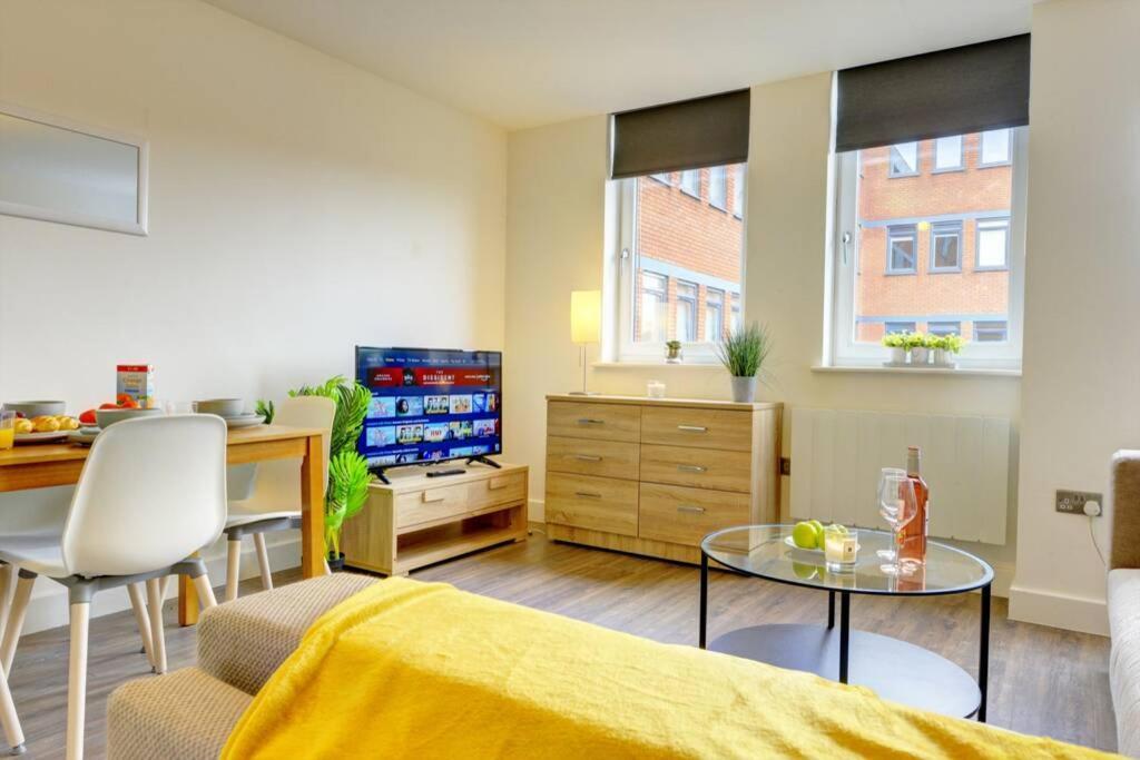 Modern & Stylish 2Br Apartment - Queens House 考文垂 外观 照片