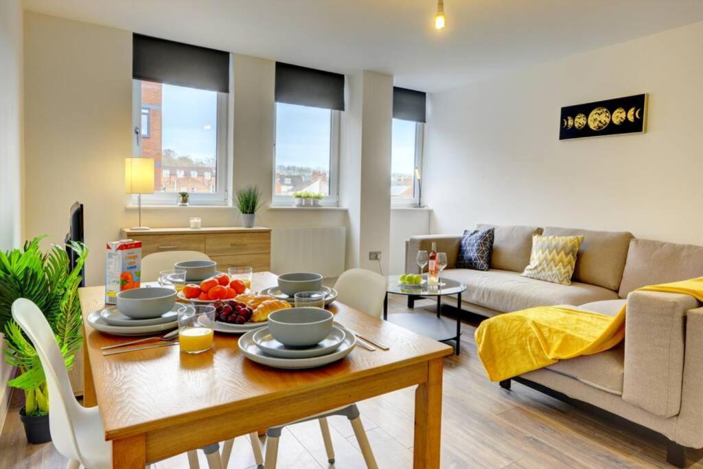 Modern & Stylish 2Br Apartment - Queens House 考文垂 外观 照片
