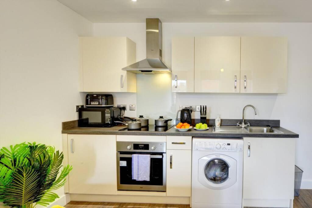 Modern & Stylish 2Br Apartment - Queens House 考文垂 外观 照片