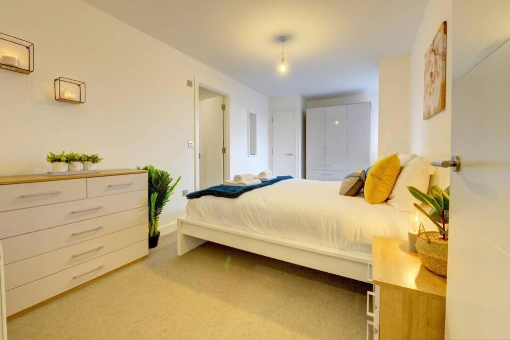 Modern & Stylish 2Br Apartment - Queens House 考文垂 外观 照片
